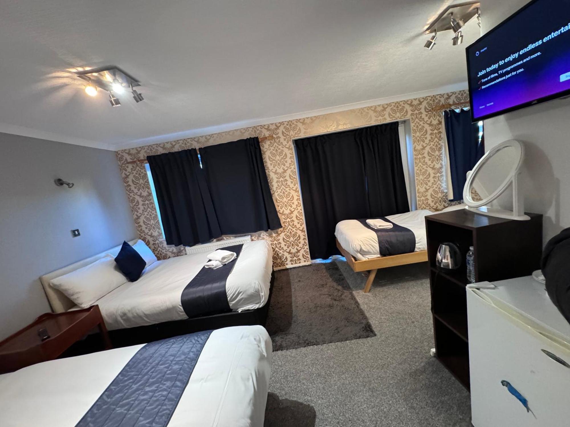 All Seasons Gatwick Guest House & Parking Horley Eksteriør bilde