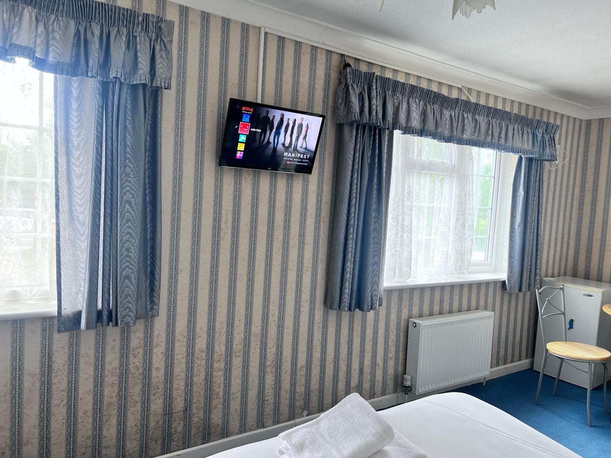 All Seasons Gatwick Guest House & Parking Horley Eksteriør bilde
