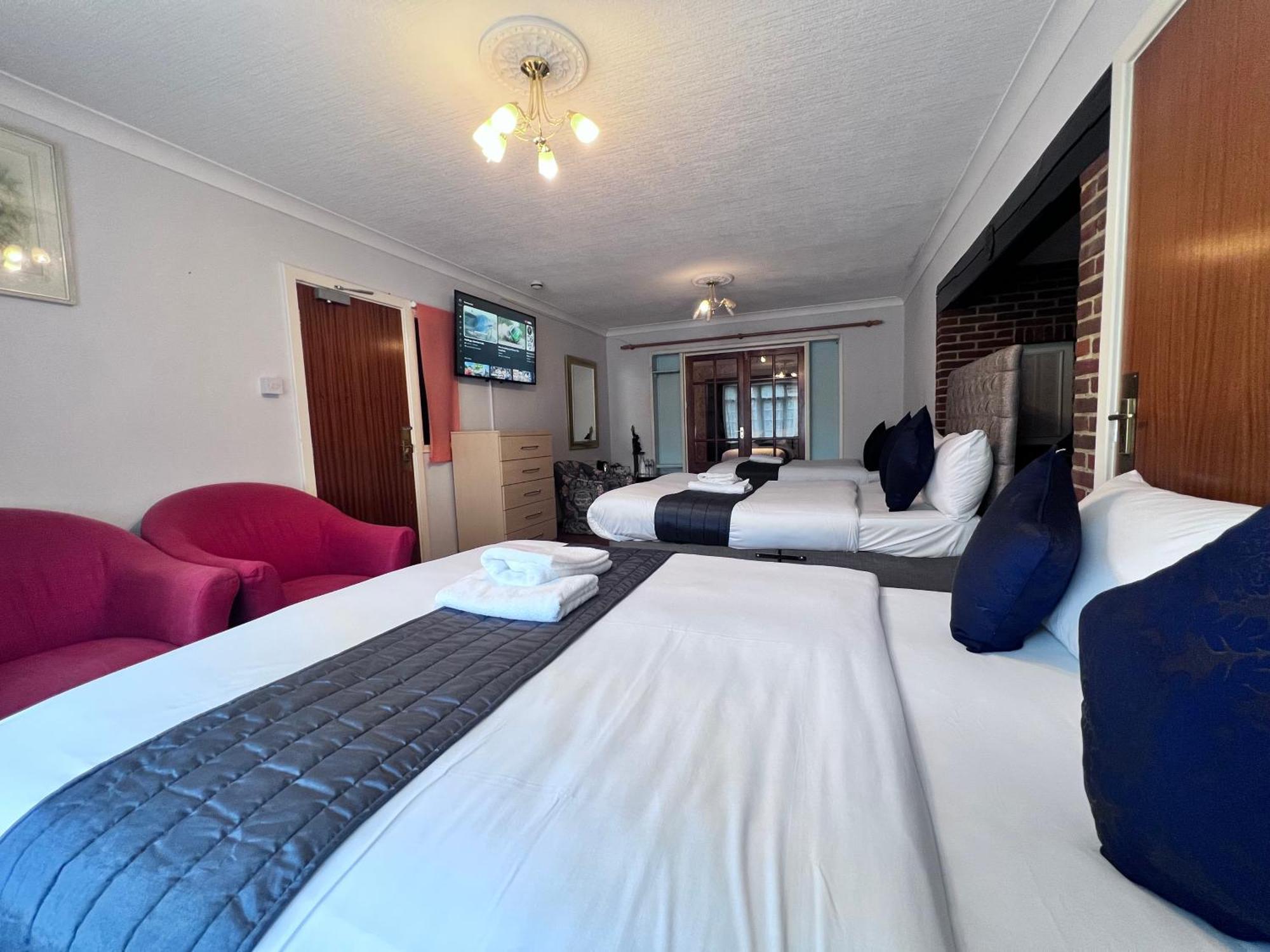All Seasons Gatwick Guest House & Parking Horley Eksteriør bilde