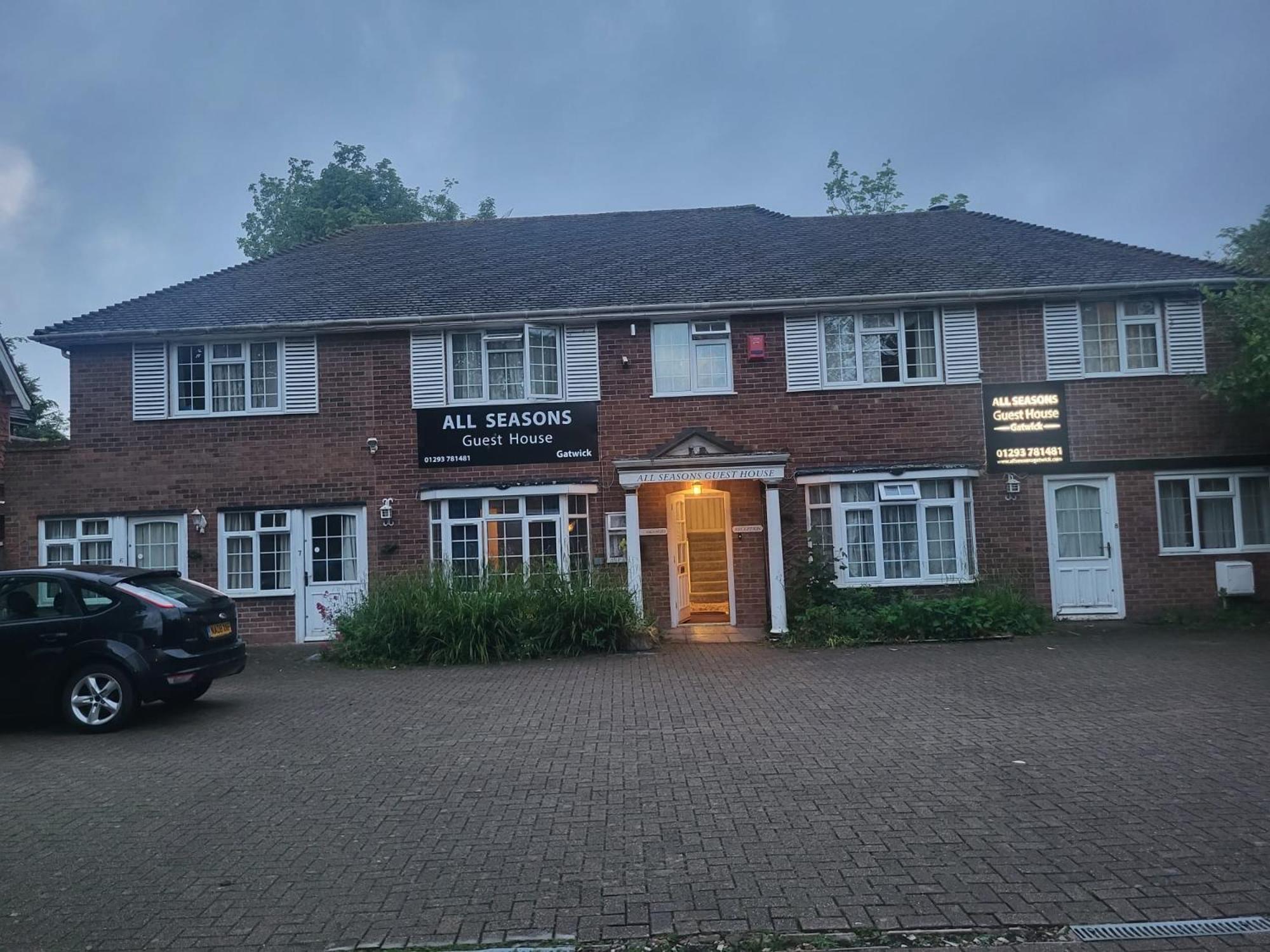 All Seasons Gatwick Guest House & Parking Horley Eksteriør bilde